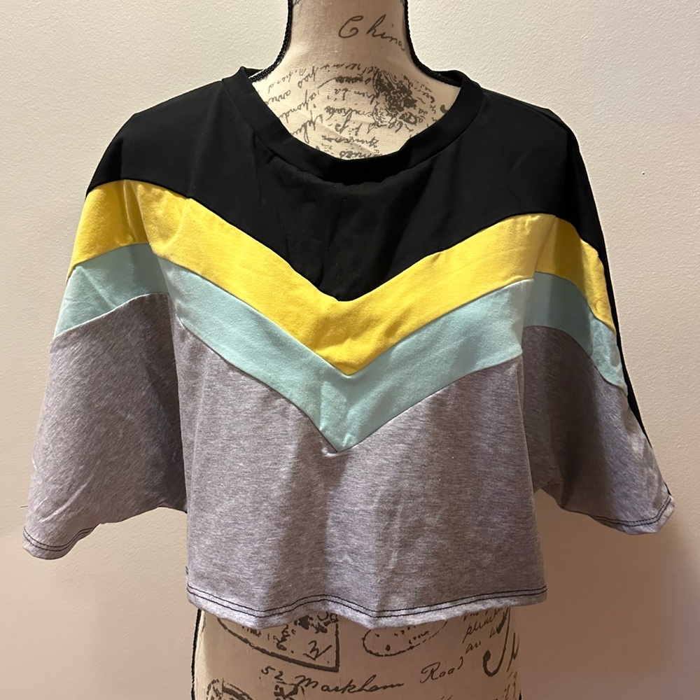WinWin Black and Yellow Chevron Crop Top and matching leggings size large
